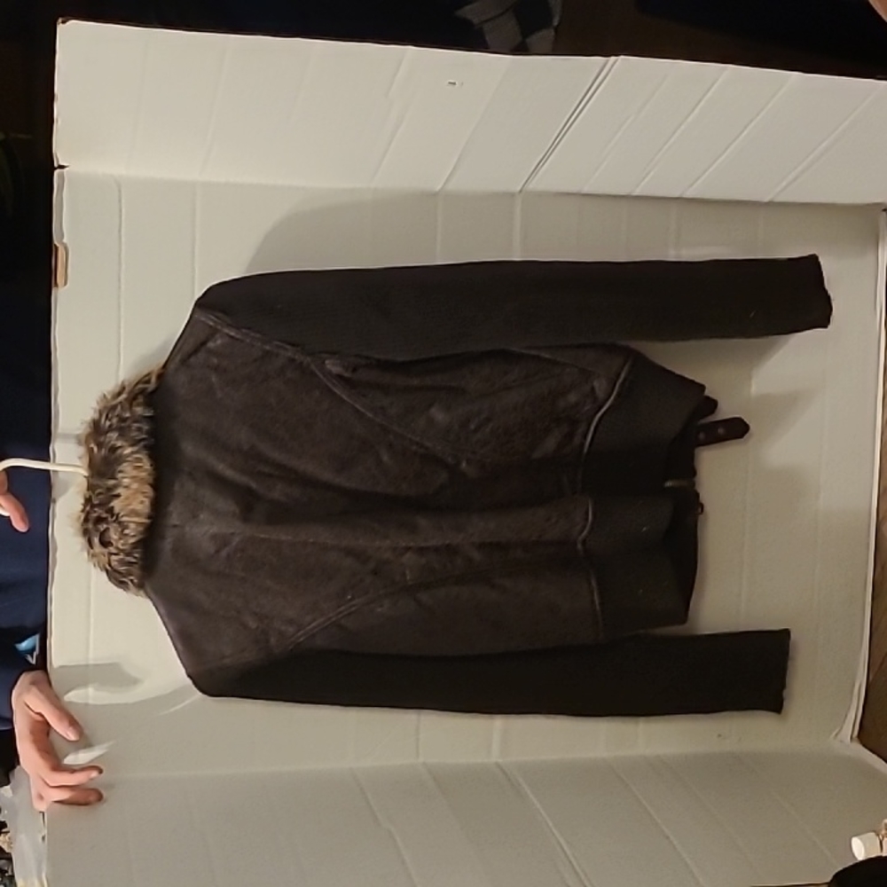 Outer edge - Picture 2 of 3